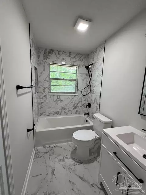 Bath - 10501 Hwy 97 A, Mcdavid, FL 32568 photo 3 of 4