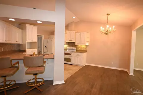 Dining - 6000 Osage Trl, Milton, FL 32570 photo 1 of 1