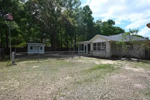 Exterior - 6000 Osage Trl, Milton, FL 32570 photo 15 of 17