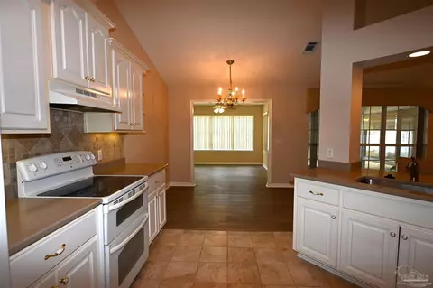 Kitchen - 6000 Osage Trl, Milton, FL 32570 photo 3 of 5