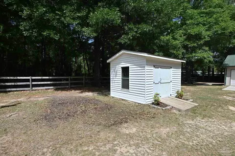 Exterior - 6000 Osage Trl, Milton, FL 32570 photo 13 of 17