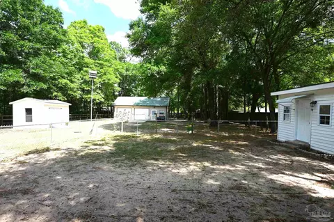 Exterior - 6000 Osage Trl, Milton, FL 32570 photo 11 of 17