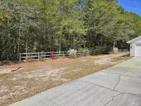 Exterior - 6000 Osage Trl, Milton, FL 32570 photo 16 of 17