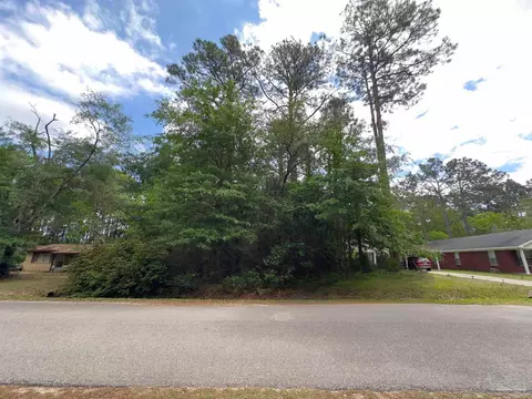 000 N 32nd Ave, Milton, FL 32583