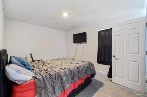 Bedroom - 6429 June Bug Dr, Milton, FL 32583 photo 3 of 5