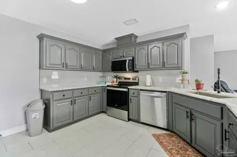 Kitchen - 3972 Floridatown Rd, Pace, FL 32571 photo 3 of 6