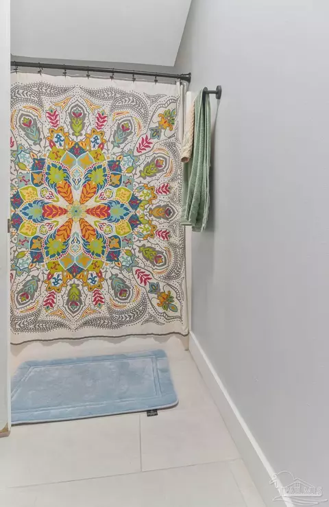 Bath - 3972 Floridatown Rd, Pace, FL 32571 photo 4 of 7