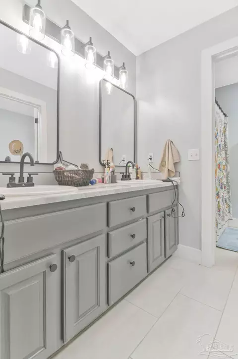 Bath - 3972 Floridatown Rd, Pace, FL 32571 photo 1 of 7