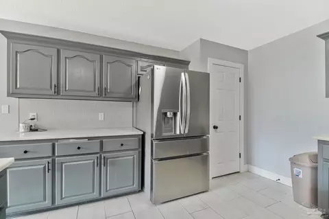 Kitchen - 3972 Floridatown Rd, Pace, FL 32571 photo 4 of 6