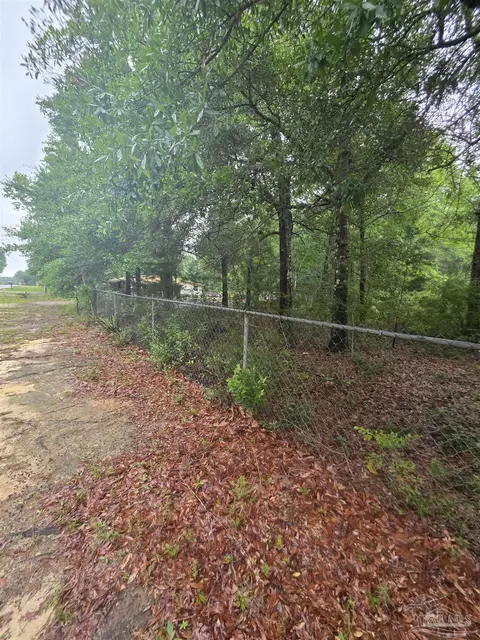 Pickens Cir, Baker, FL 32531 photo 4