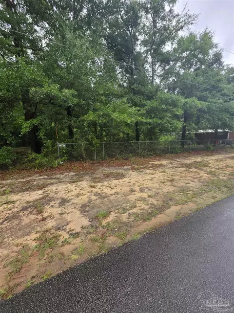 Pickens Cir, Baker, FL 32531 photo 2
