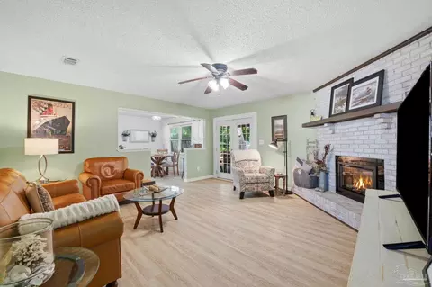 5233 Westwind Cir, Pensacola, FL 32526