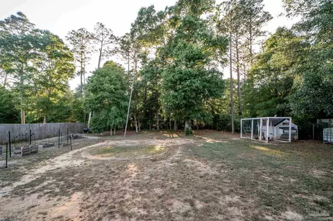 Exterior - 7201 Pro Ln, Milton, FL 32570 photo 3 of 9