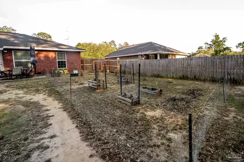Exterior - 7201 Pro Ln, Milton, FL 32570 photo 4 of 9