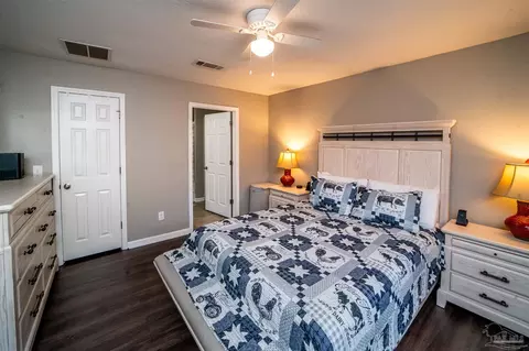 Bedroom - 7201 Pro Ln, Milton, FL 32570 photo 1 of 3