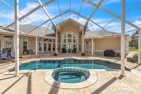 1 Pueblo Dr, Pensacola, FL 32507
