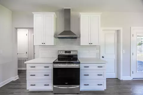 Kitchen - 4090 Manchester Ct, Pace, FL 32571 photo 2 of 4
