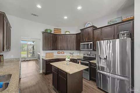 Kitchen - 4045 Millwright Way, Pace, FL 32571 photo 3 of 5