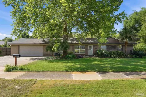 353 Fairpoint Dr, Gulf Breeze, FL 32561