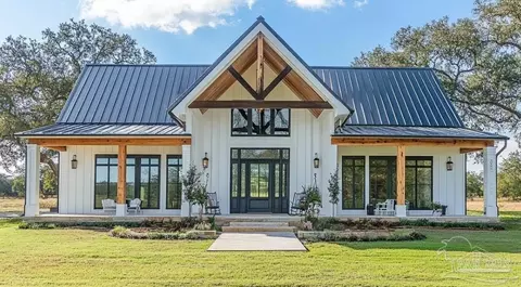 8713 Naturewalk Dr, Pace, FL 32571