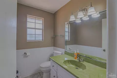 Bath - 4576 Woodbine Rd, Pace, FL 32571 photo 1 of 3