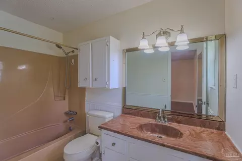 Bath - 4576 Woodbine Rd, Pace, FL 32571 photo 3 of 3