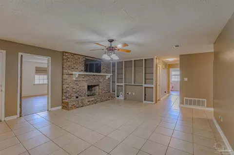 Living - 4576 Woodbine Rd, Pace, FL 32571 photo 3 of 5