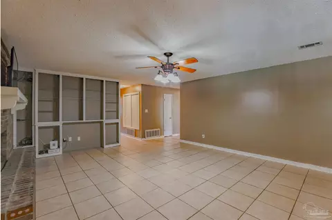 Living - 4576 Woodbine Rd, Pace, FL 32571 photo 4 of 5