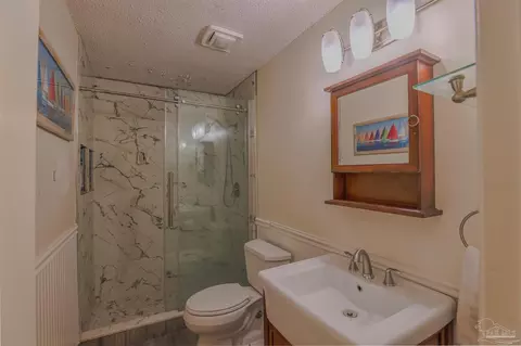 Bath - 4576 Woodbine Rd, Pace, FL 32571 photo 2 of 3