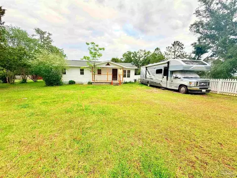 8816 Gibson Rd, Molino, FL 32577