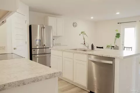 Kitchen - 4350 Winged Elm Ct, Pace, FL 32571 photo 2 of 4