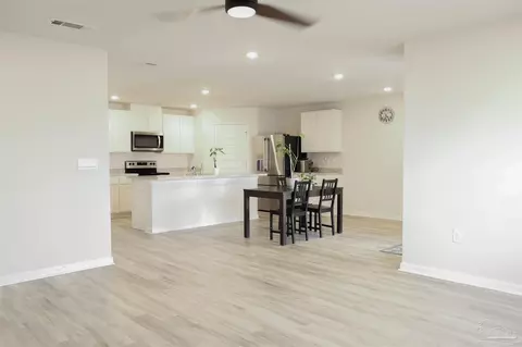 Entry Way - 4350 Winged Elm Ct, Pace, FL 32571 photo 5 of 7
