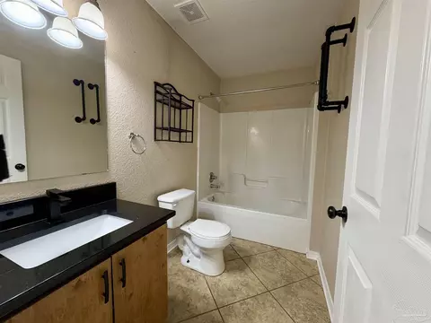 Bath - 846 Candy Ln, Cantonment, FL 32533 photo 5 of 5