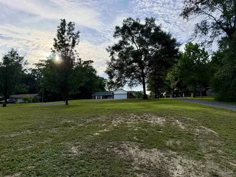 Exterior - 846 Candy Ln, Cantonment, FL 32533 photo 15 of 19