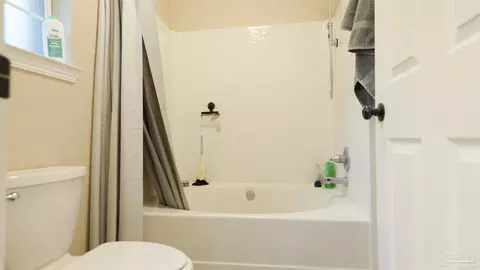 Bath - 846 Candy Ln, Cantonment, FL 32533 photo 2 of 5