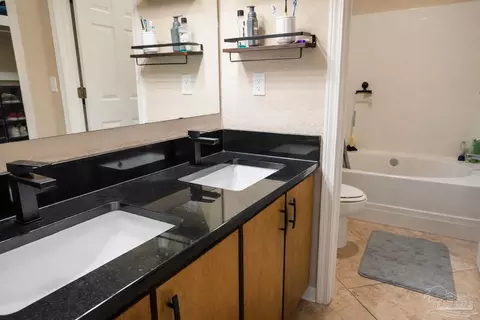 Bath - 846 Candy Ln, Cantonment, FL 32533 photo 3 of 5