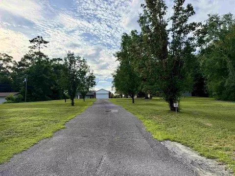 Exterior - 846 Candy Ln, Cantonment, FL 32533 photo 16 of 19