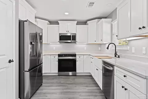 Kitchen - 5930 Clark Rd, Milton, FL 32570 photo 1 of 2