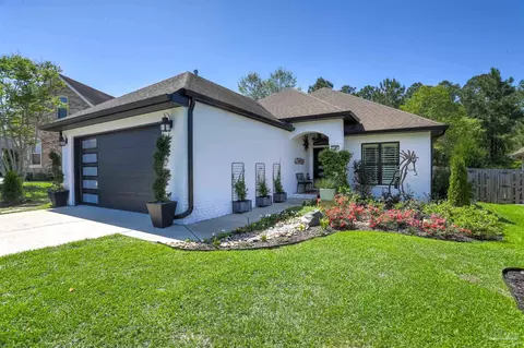 8725 Rush Ln, Pensacola, FL 32526