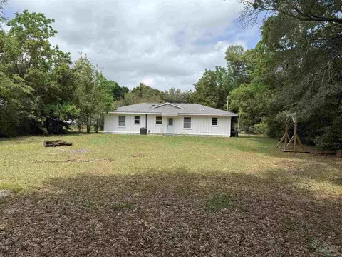Exterior - 6443 Walnut St, Milton, FL 32570 photo 4 of 4