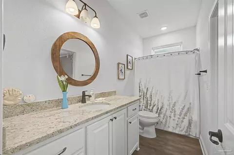 Bath - 5596 Micanopy Dr, Milton, FL 32570 photo 5 of 5
