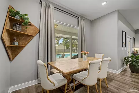 Dining - 5596 Micanopy Dr, Milton, FL 32570 photo 2 of 2