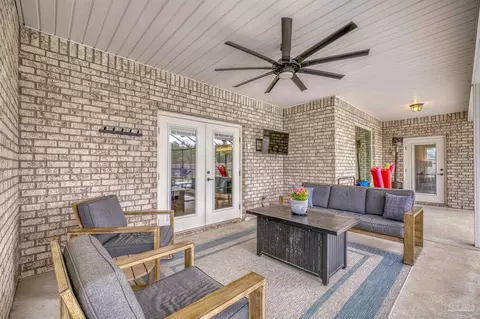 Exterior - 5596 Micanopy Dr, Milton, FL 32570 photo 6 of 15