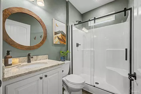 Bath - 5596 Micanopy Dr, Milton, FL 32570 photo 4 of 5