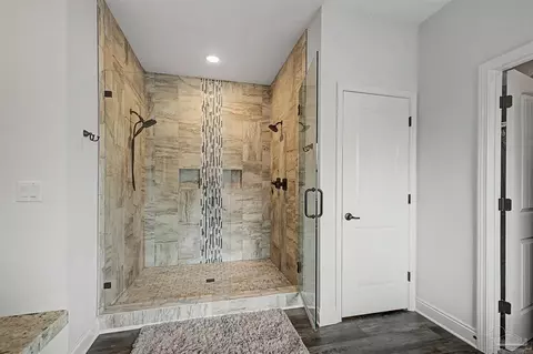 Bath - 5596 Micanopy Dr, Milton, FL 32570 photo 3 of 5