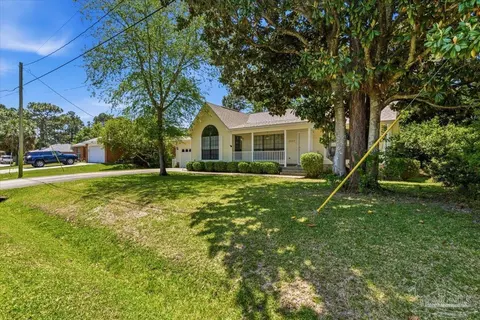 2407 Houston Cir, Gulf Breeze, FL 32563