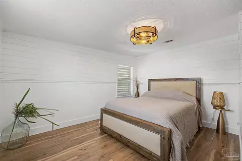 Bedroom - 1089 Pearson Rd, Milton, FL 32583 photo 6 of 8