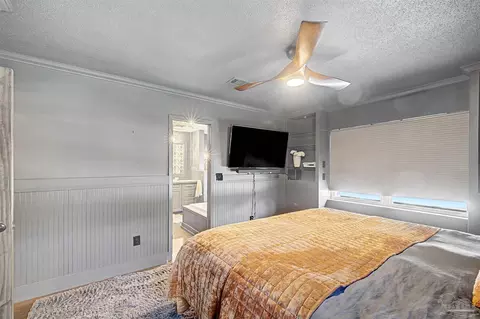 Bedroom - 1089 Pearson Rd, Milton, FL 32583 photo 3 of 8