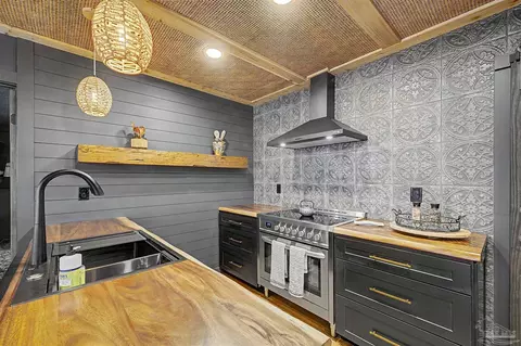 Kitchen - 1089 Pearson Rd, Milton, FL 32583 photo 5 of 5