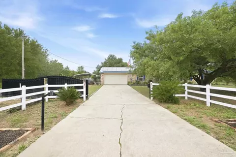 9460 American Farms Rd, Milton, FL 32583